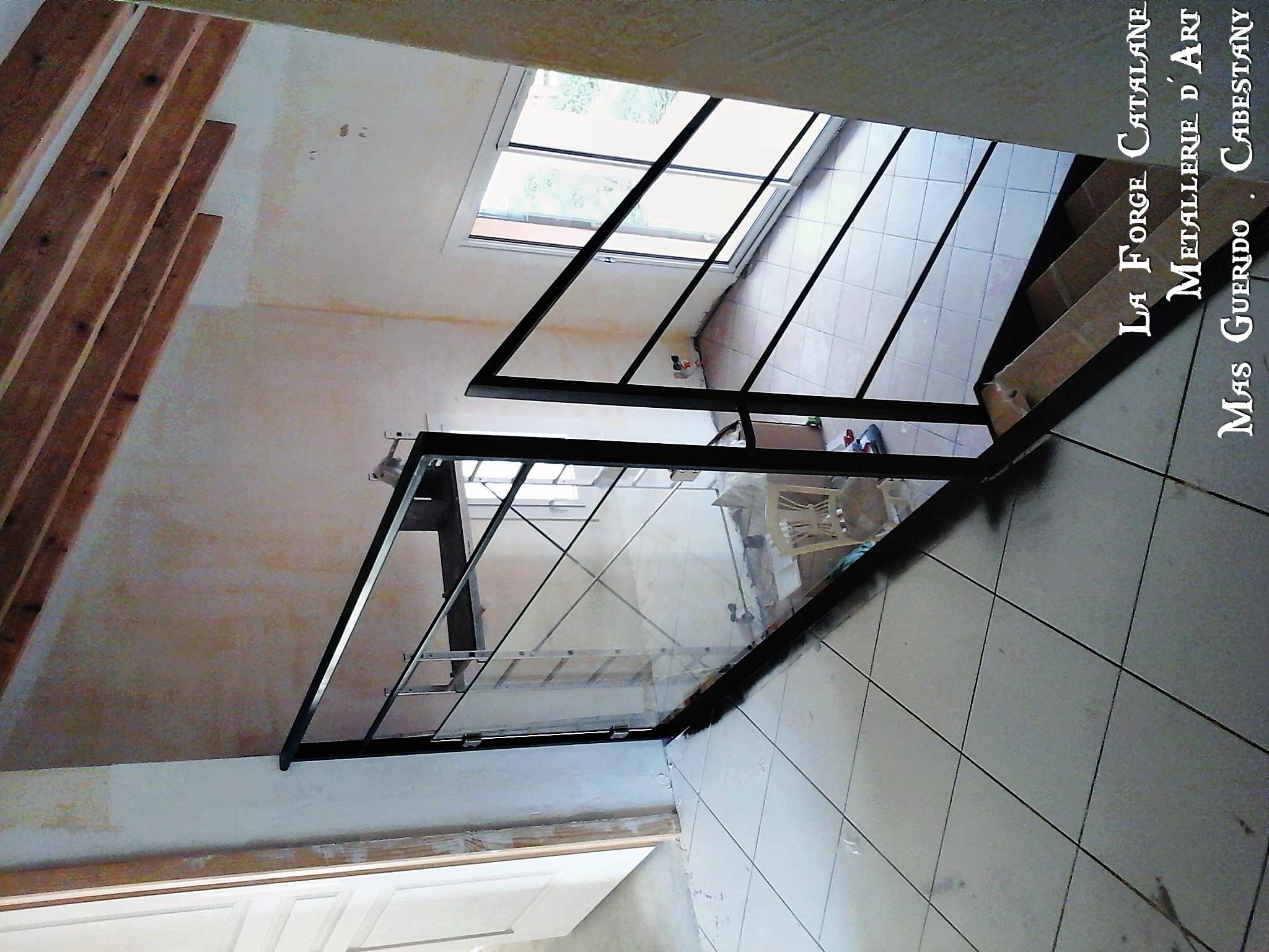 garde corps verre partie haute 1 lisse partie haute rampant remplissage 3 lisses ronde forge catalane.jpg